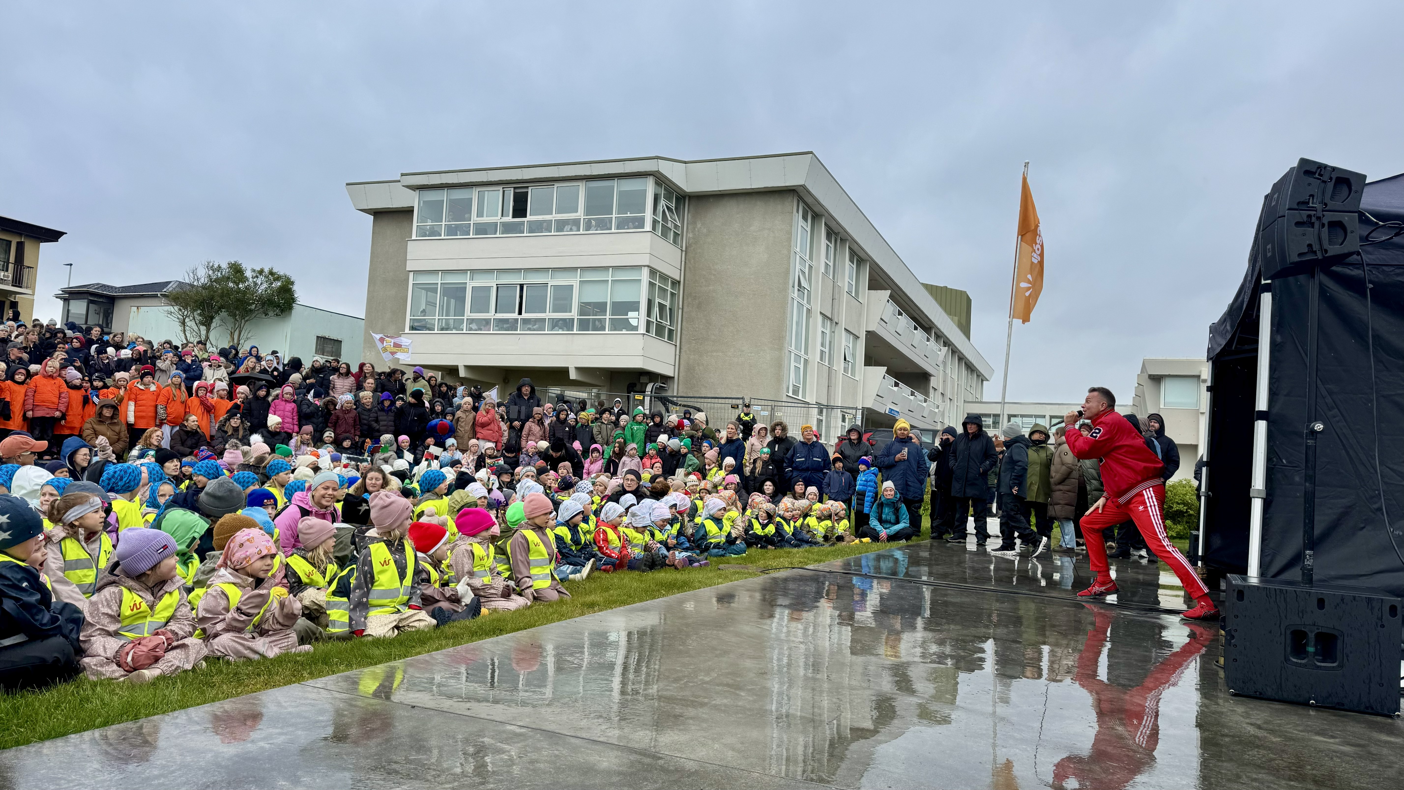 Akurbörn á setningu Ljósanætur 2026